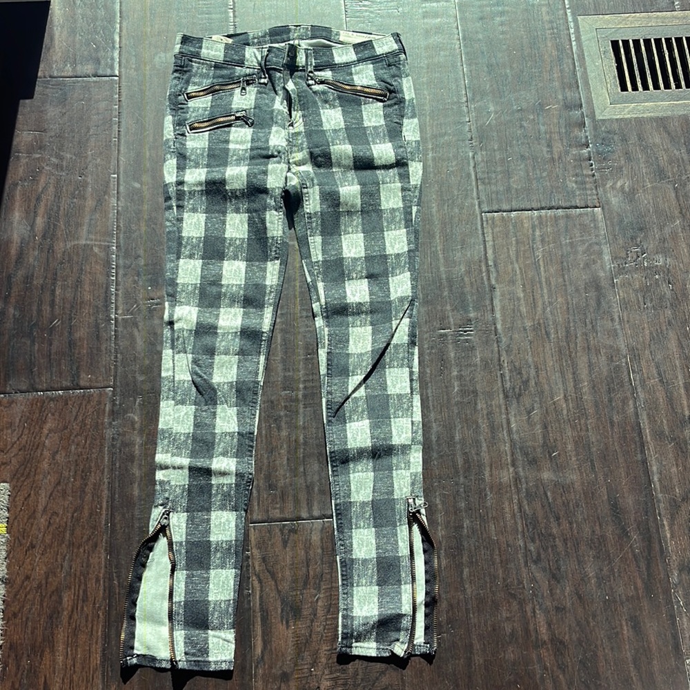 Rag and bone size 27 jeans, color white buffalo